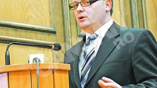 Zece politisti cercetati la Deta