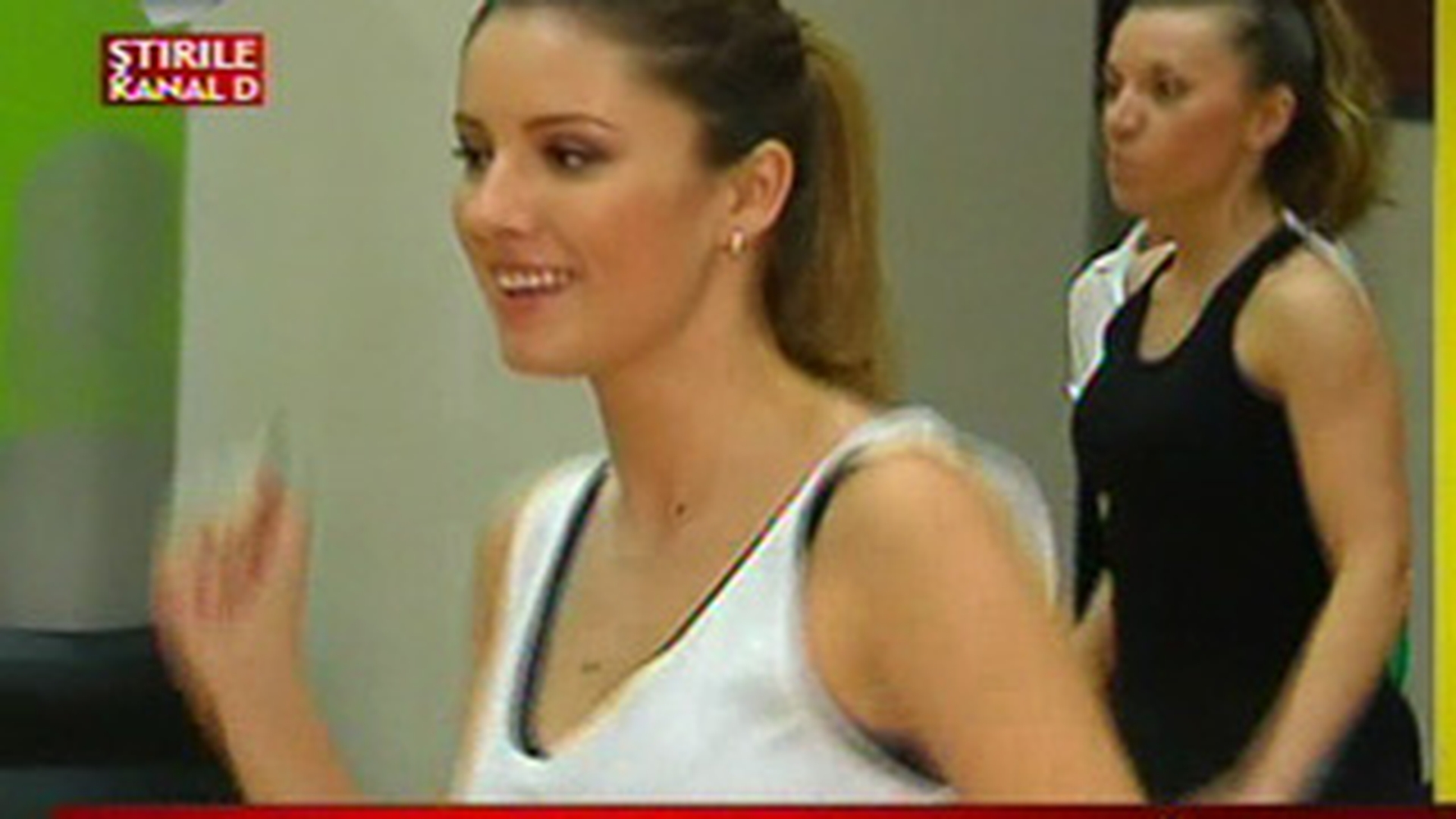 VIDEO Daiana Anghel, profa' de dans! Vezi cum se misca prezentatoarea Kanal D!