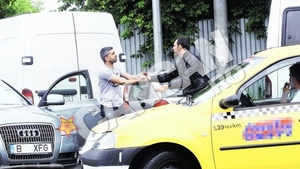 E foarte afectuos cu fostii stelisti! Palmele lui "Mache" au mers ca unse pe mainile lui Plesan
