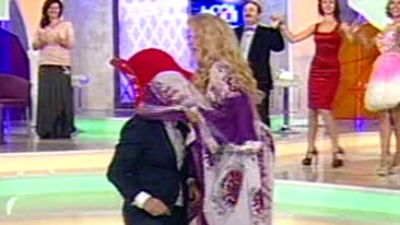 Mihai Morar, cu capul sub fusta si intre sanii Andreei Balan! Ai vrea sa ii iei locul?