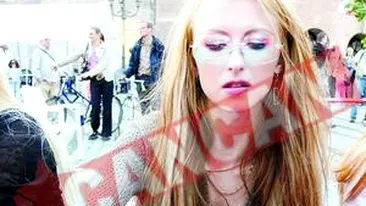 Andreea Balan cere bani de la copii pentru autografe