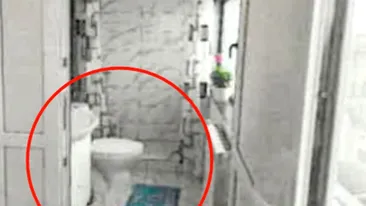 Banc?! Nu, este un caz real din Vaslui: Un locatar și-a montat WC în balcon!