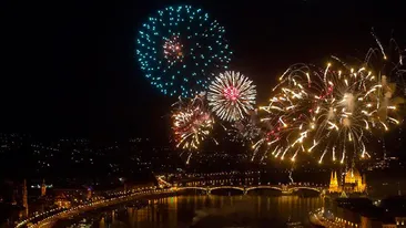 Superstiţii şi obiceiuri de ANUL NOU: Ce să faci şi ce să nu faci pentru un 2014 perfect