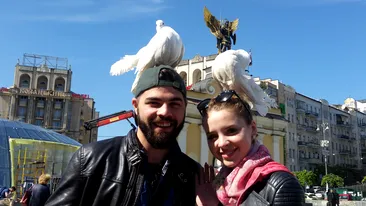 IMAGINI ÎN PREMIERĂ cu Ilinca şi Alex Florea în Ucraina. S-au rugat să câştige ”Eurovisionul”, iar tradiţia spune că… aşa va fi!