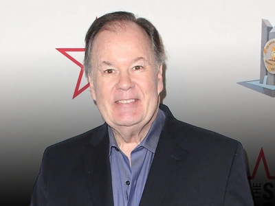 S-a aflat cauza morții actorului Dennis Haskins, celebrul Mr. Belding din „Salvați de clopoțel”. Boala pe care a ascuns-o ani întregi