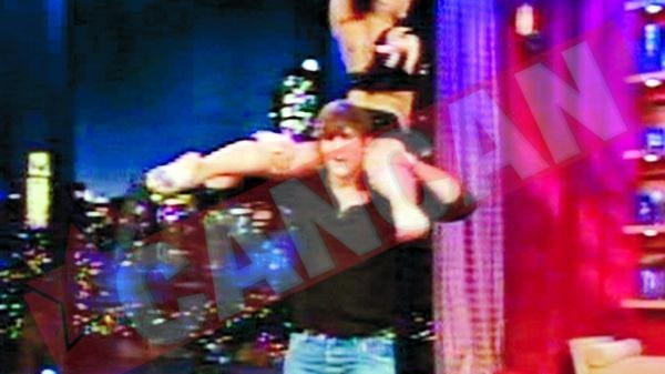 Sotul lui Demi Moore, calarit de o balerina