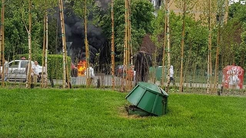 Incendiu în Capitală! Două mașini au ars în Sectorul 3
