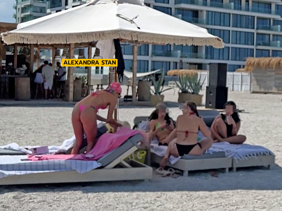 Alexandra Stan a arătat TOT pe plaja din Mamaia! Artista e HOT!