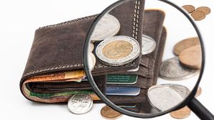 Curs valutar BNR luni, 19 aprilie 2021. Euro s-a mai scumpit, iar dolarul se află în scădere azi, la început de săptămână