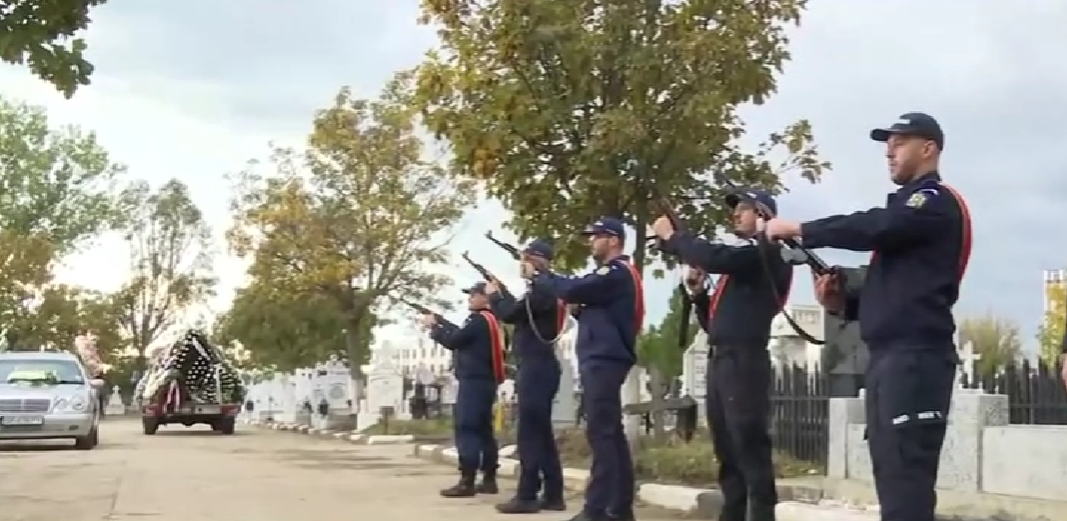 Înmormântarea Mădălinei. Sursă foto: Captură România TV