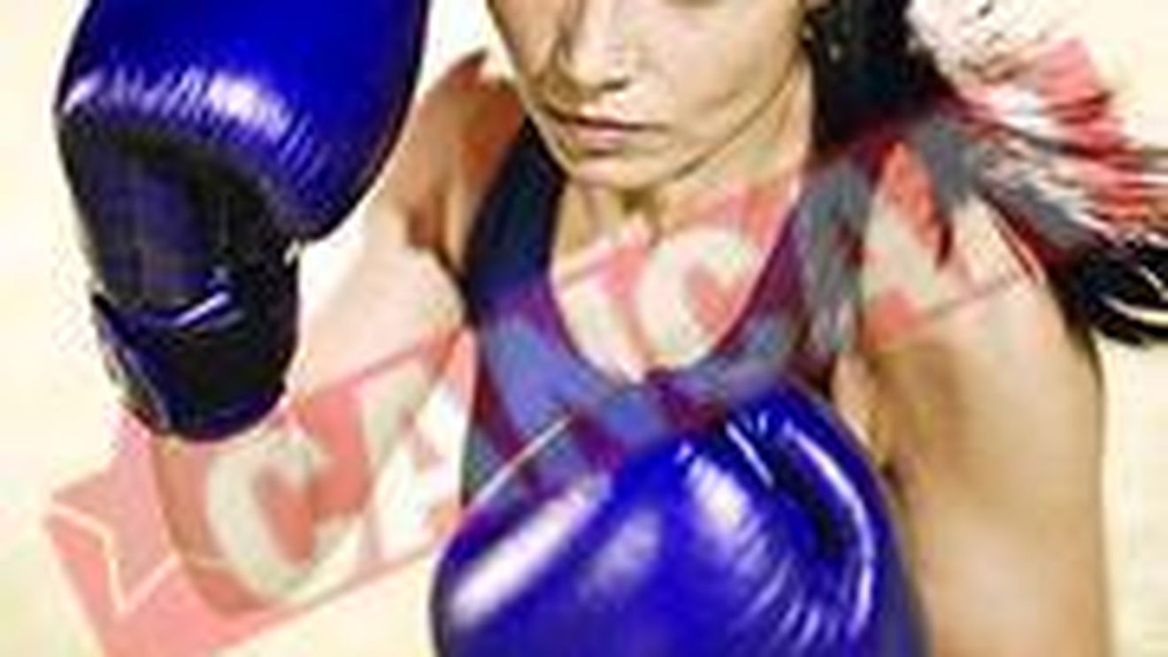 Actrita Florina Petcu, vicecampioana mondialala box thailandez