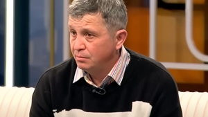 Acest român de 50 de ani s-a cuplat pe net cu o tânără de 20. La prima întâlnire, s-au logodit. Ireal ce a aflat Sebi, după doar 3 zile