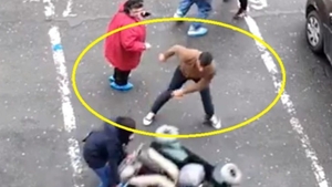 A fost prins bărbatul din Cluj care a trântit la pământ o femeie aflată în scaunul cu rotile VIDEO