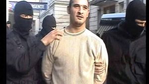 E unul dintre cei mai cunoscuți infractori din țară. Temutul „Passaris de România” a fost săltat de Brigada Specială a Poliției după un tun dat cu finul unui politician celebru