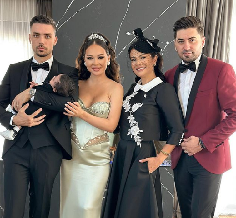 Vlăduța Lupău, Adi Rus, micuțul Iair și nașii acestuia, Olguța Berbec și Remus Novak