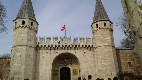 Un turist român a dispărut în timp ce vizita Palatului Topkapi din Istanbul! Familia este disperată