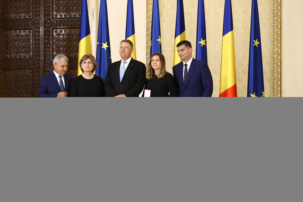 Simona Halep și-a „oficializat” relația cu Toni Iuruc în fața președintelui Klaus Iohannis! Primele imagini publice cu fericitul cuplu, la Palatul Cotroceni