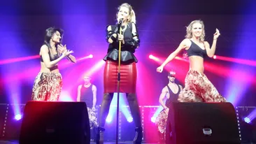 A fost fantastic in plastic, acum e pielea la moda! Vedetele si-au etalat trupurile imbracate in cel mai sexy material