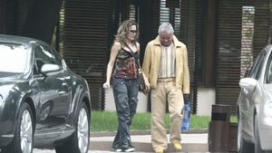 Imagini rare cu Anna Lesko! Cum arăta artista la 17 ani, pe vremea când se iubea cu Irinel Columbeanu. FOTO