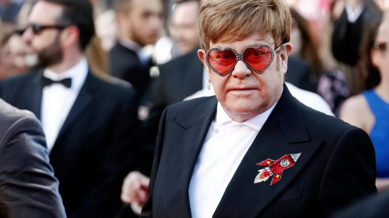 Vești proaste pentru Elton John. Legenda muzicii britanice a rămas parțial fără vedere!