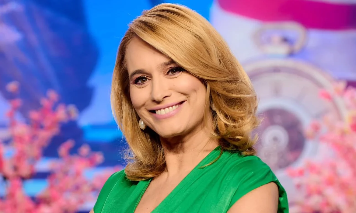 Andreea Esca, surprinsă în costum de baie la 53 de ani