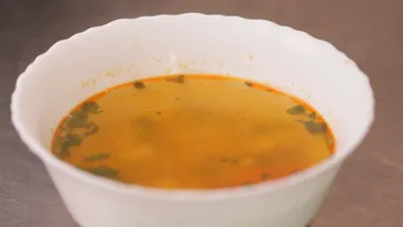 Părintele Paisie ne pregătește în ultimele zile de post supă de chimen cu legume. O rețetă care îmbină simplitatea cu miresmele savuroase ale chimenului.