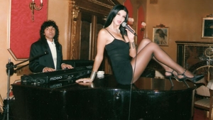 Marinela Nitu o face lata! Lanseaza cinci albume dintr-o data!