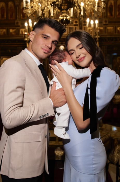 Elena și Ianis Hagi și-au botezat băiețelul/ Sursa foto: Instagram