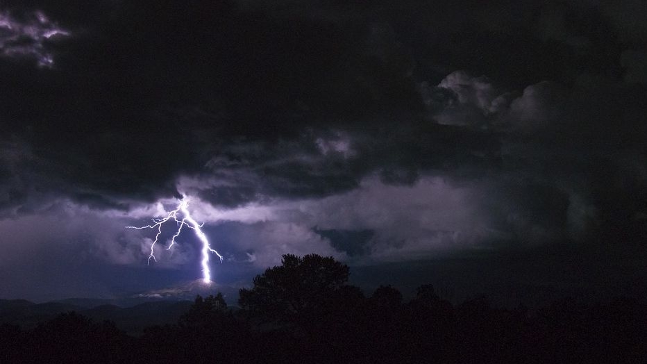 Prognoza meteo 2 august: Ploi însoțite de descărcări electrice la munte