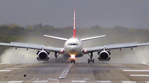 Imagini de groază pe aeroportul din Manila! Un avion se rotește în aer, la aterizare, și... VIDEO