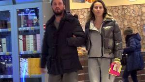 Credea că nu-l vede nimeni, dar... UPS! Cum l-am fotografiat în maşină pe cunoscutul fotbalist