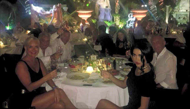 Daniela Crudu şi Vica Blochina sunt foarte bune prietene şi nu ratează nicio ocazie să se distreze împreună