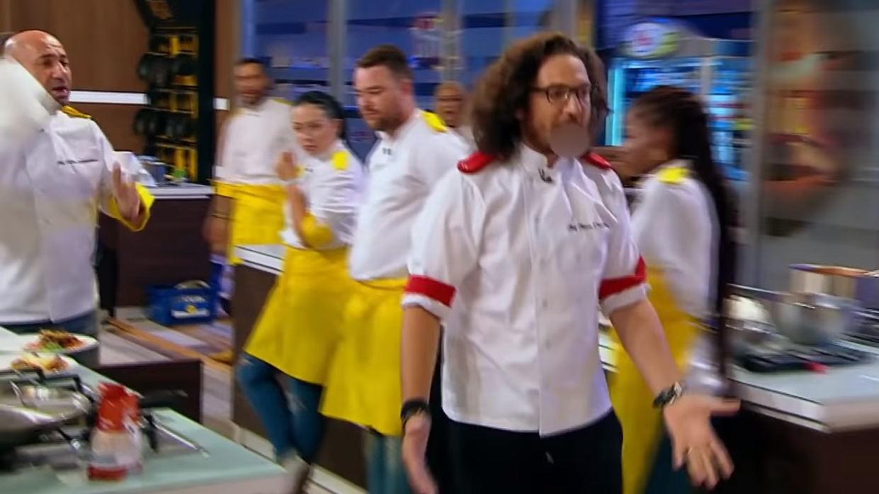 Momente tensionate la Antena 1! Urlete şi îmbrânceli între Dumitrescu şi Scărlătescu la “Chefi la cuţite”