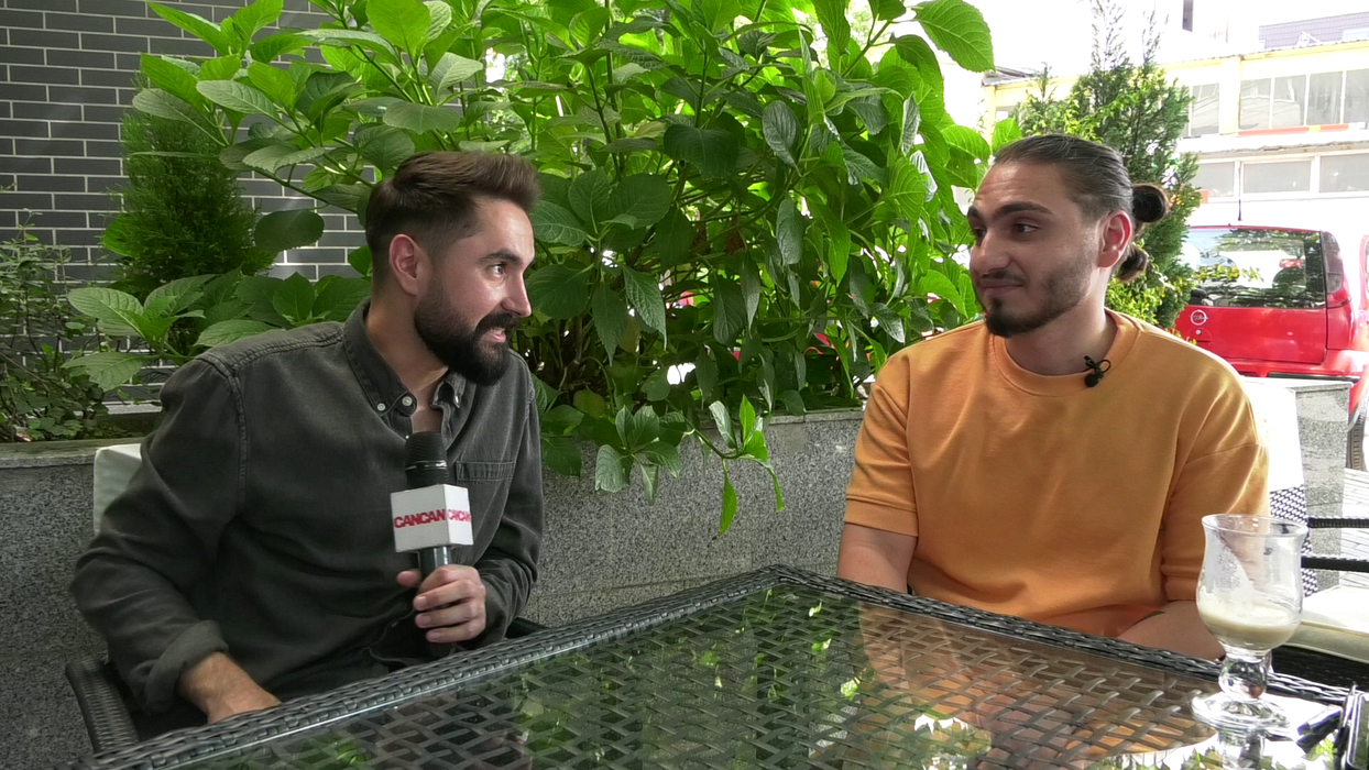 Emil "Nepot": "Și dacă nu reușesc să schimb nimic în Ferentari, vreau să mă chinui și să rămân acolo pentru simplul fapt că nu am reușit să schimb nimic și că merit să rămân acolo exact așa cum e acum și cum e de când îl știu eu!" (Foto: CANCAN.RO)