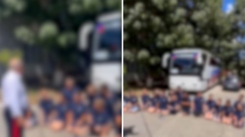 Elevi, umiliți în fața profesorilor. Copiii de la Fanfara Jegălia, în genunchi pe asfaltul fierbinte