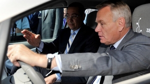 The Guardian lauda succesul Dacia! Victor Ponta: "Voi folosi in continuare Dacia in deplasarile oficiale si in viata de zi cu zi"