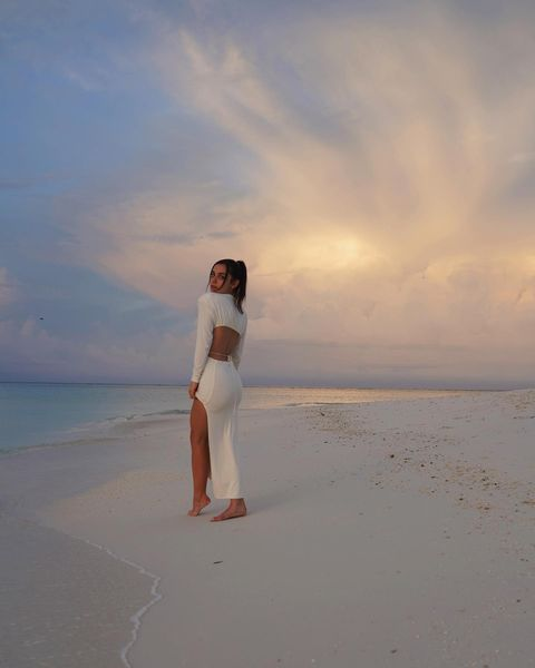 Alexia Eram a încins plajele din Maldive: “Ești adorabilă”. Fiica Andreei Esca și Laura Giurcanu “au făcut concurs” de costume de baie cu tanga | FOTO