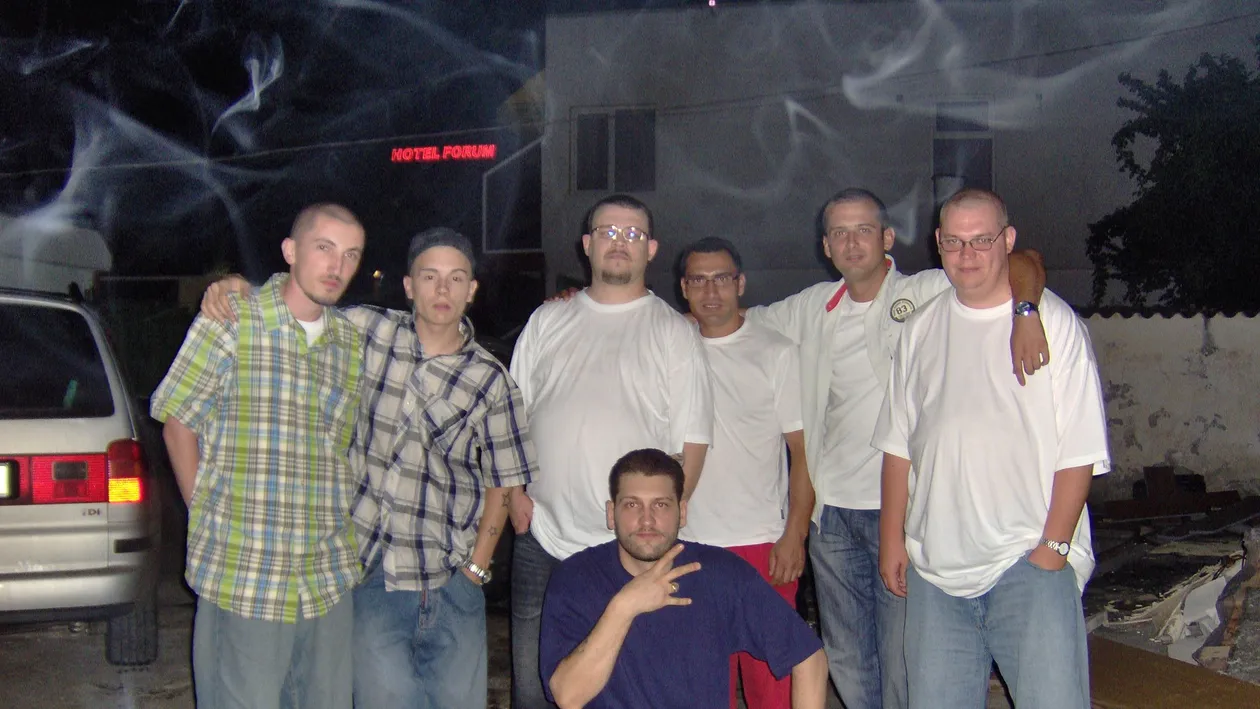 Juri ca vezi dublu! Tataee de la BUG Mafia are un frate care ii seamana leit!