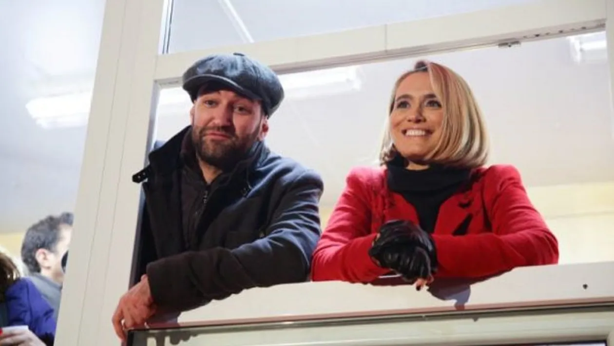 Ce mesaj surprinzător le-a transmis Smiley fanilor săi, după ce Andreea Esca a recunoscut că a avut COVID-19: „Din păcate, nu e...”