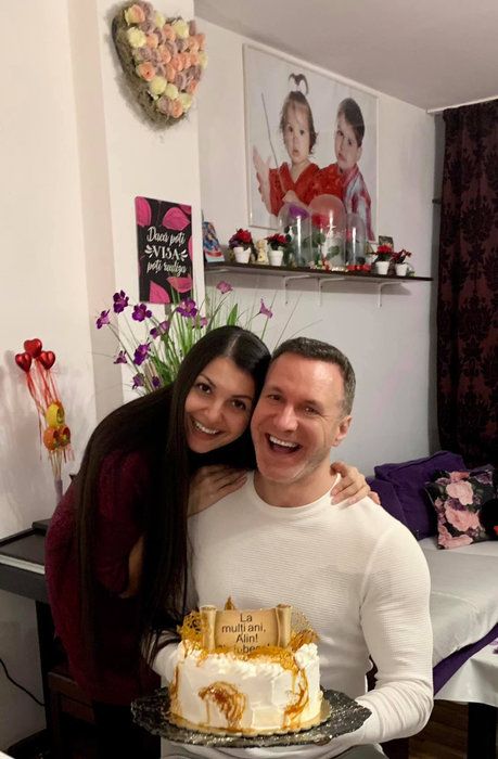Alin Oprea, surpriză impresionantă pentru Medana cu ocazia aniversării a 2 ani de relație: “Un aranjament format din peste 1.500 de trandafiri”. Ce cadouri i-a pregătit bruneta | FOTO