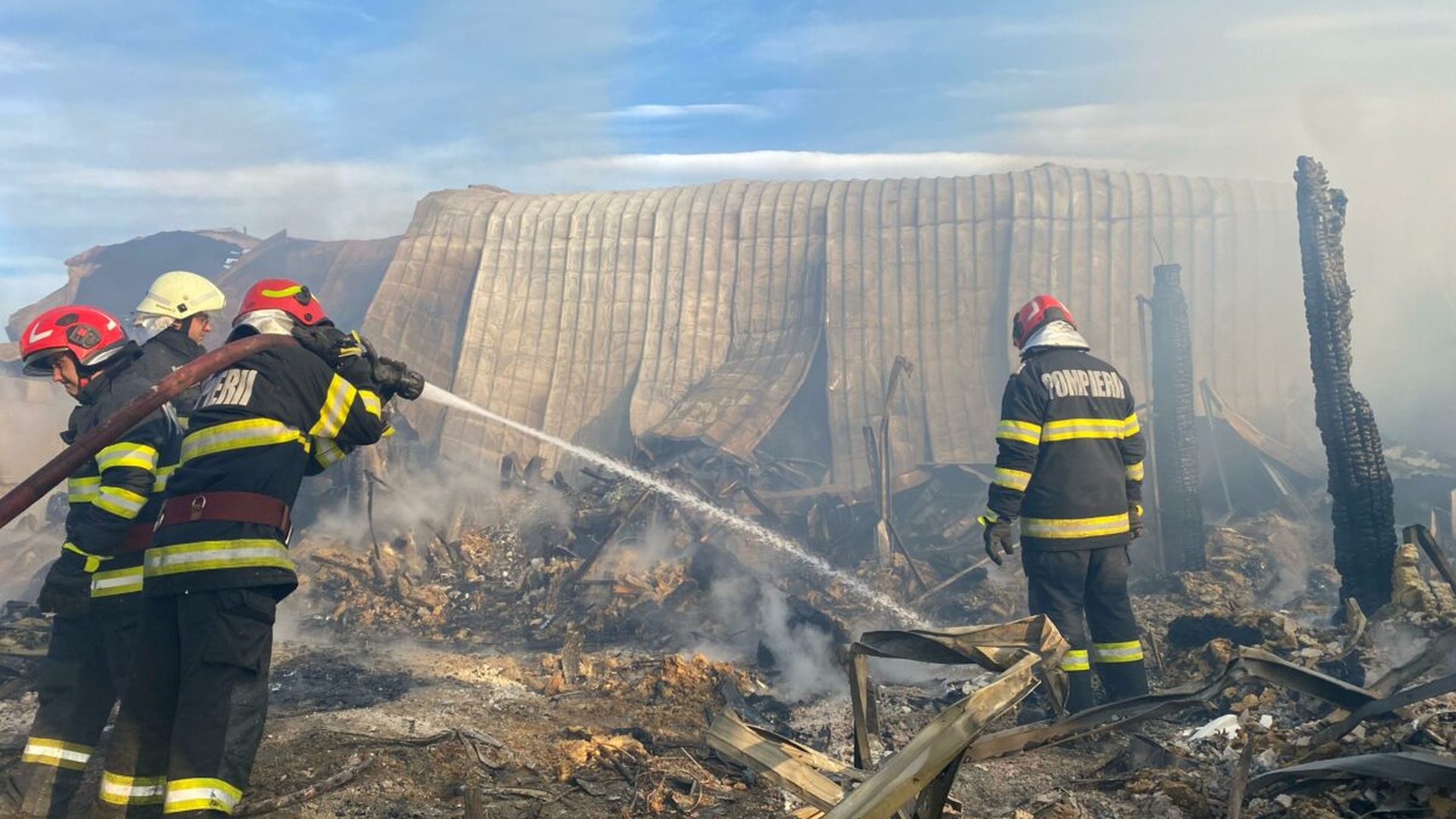 Cauza incredibilă a incendiului de la Ferma Dacilor? „S-a certat cu soția și apoi a pus foc”. Mărturia unui apropiat al patronului