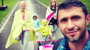 Dana Nălbaru, poză de album alături de cei trei copii. Cât a crescut și ce frumoasă este fiica adoptată