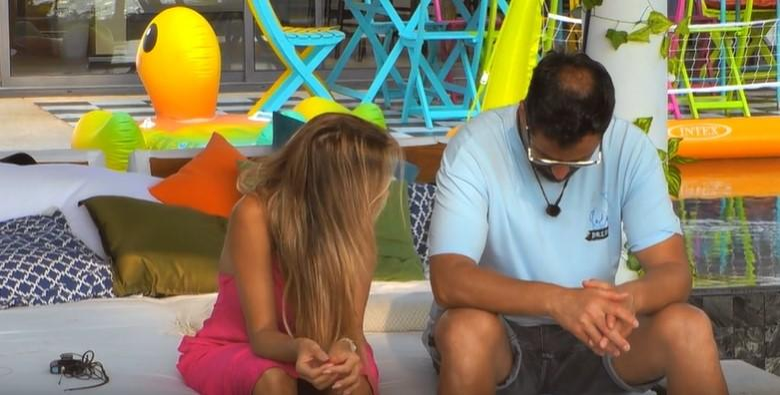 Obiectul scârbos care i-a scăpat din buzunar lui Andrei! Până şi Cornel a râs de el, când a văzut aşa ceva