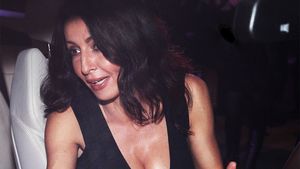 Când l-a văzut pe sexy-poliţistul care a urcat pe scenă, MIHAELA RĂDULESCU nu a mai rezistat: "Da-mi-ai... toată ziua!"
