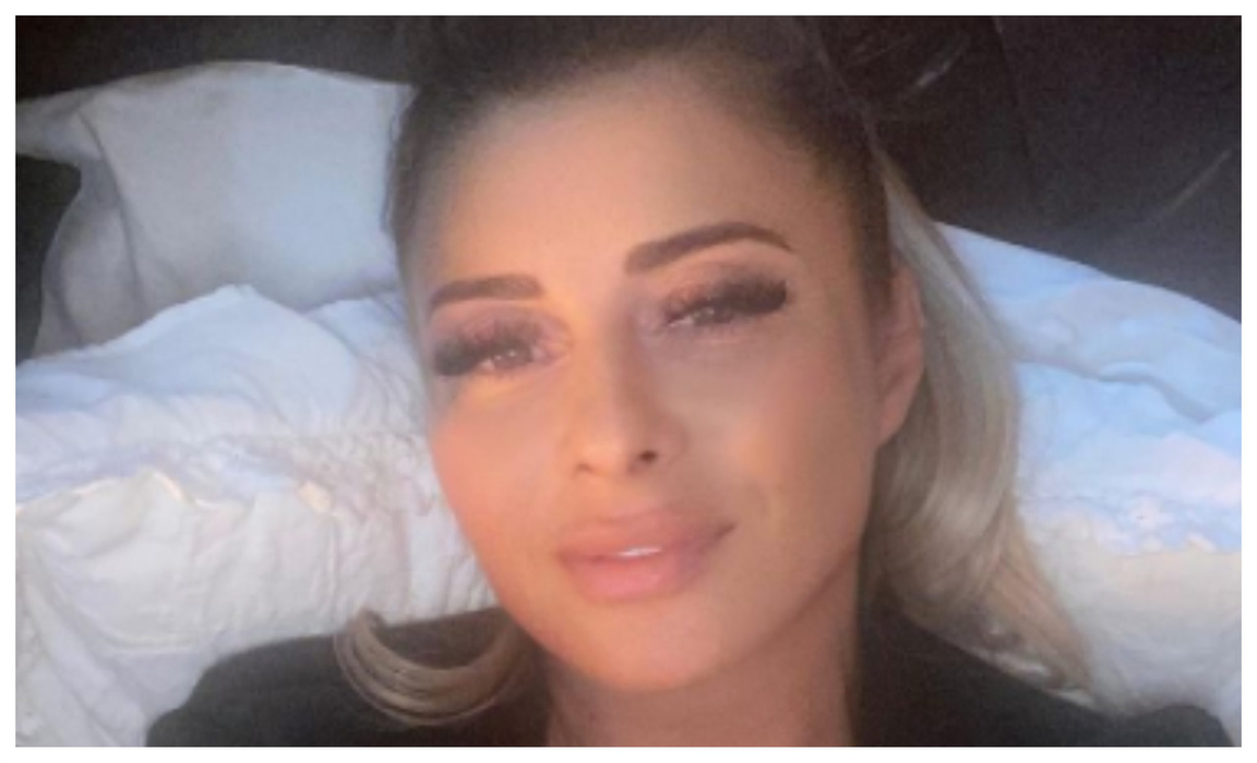 Anamaria Prodan a chemat de urgență ambulanța. Sexy impresara nu se simte deloc bine după ce a fost confirmată cu Covid-19