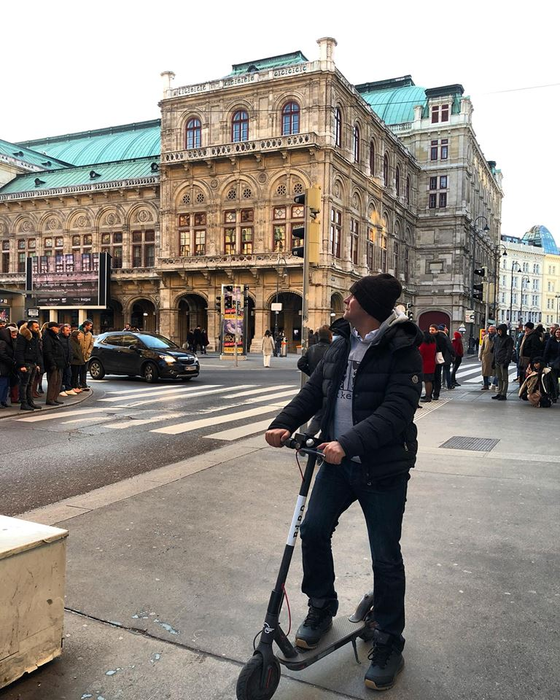 Daniel Buzdugan, martor la o cafenea din Viena! Jurnalistul a povestit totul pe Internet: “A intrat un tip zdrențăros…“