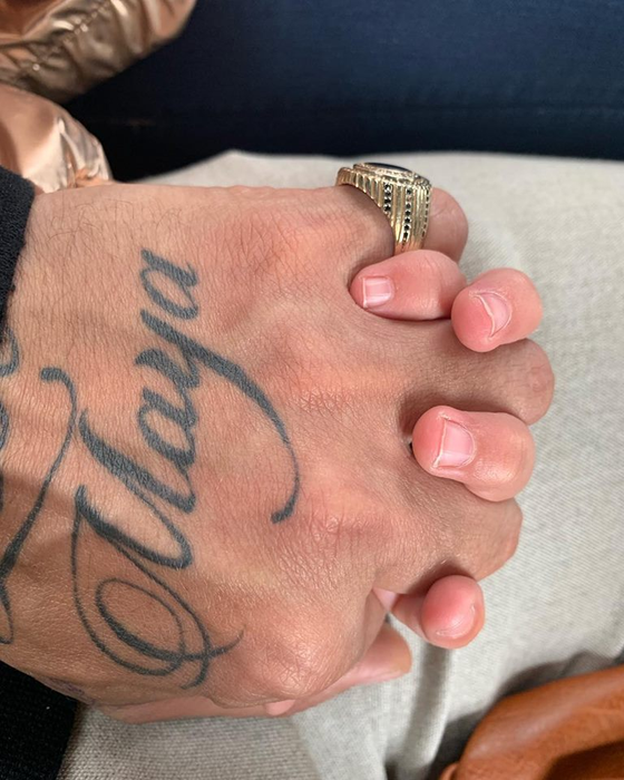 Connect-R o să turbeze! Fotografii cu Misha dezbrăcată, făcute publice astăzi