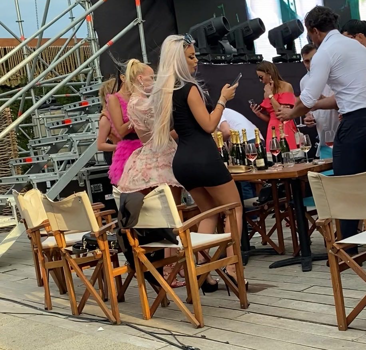 Loredana Chivu, Andreea Podărescu și Simona Trașcă au dat ”contoarele” peste cap unor ”plătitori” din provincie