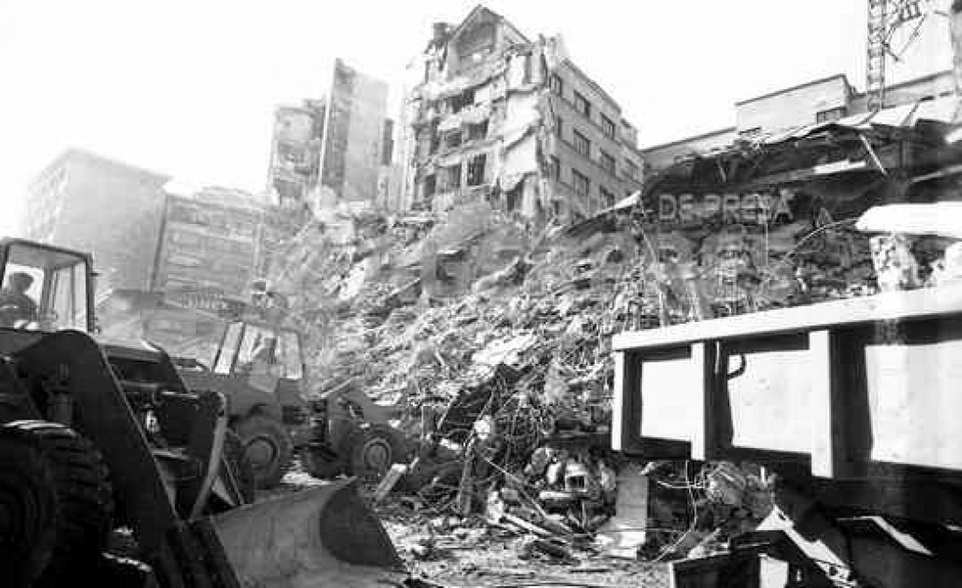 Imagini de colecţie de la cutremurul din 1977