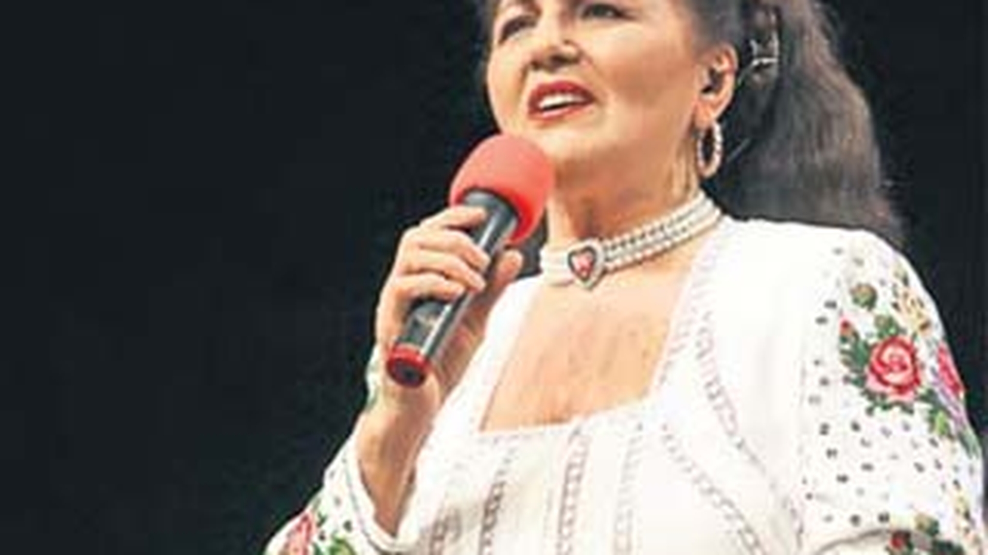 Irina Loghin s-a externat in secret! Sambata seara a cantat la "Zilele orasului Urziceni"